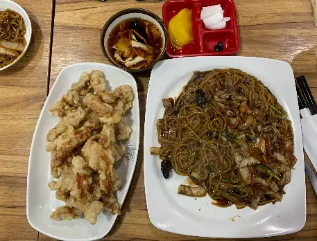 首爾白種元炒炸醬麵糖醋肉推薦