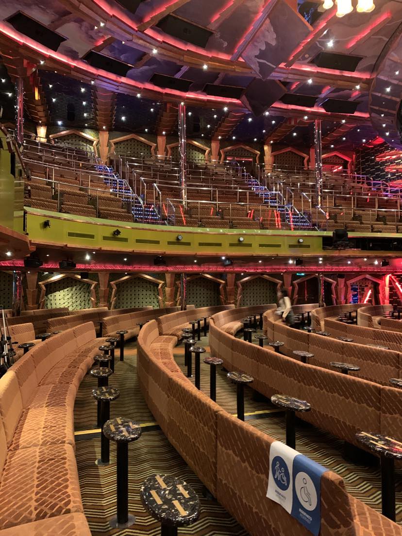 歌詩達郵輪莎倫娜號：主題表演秀分享