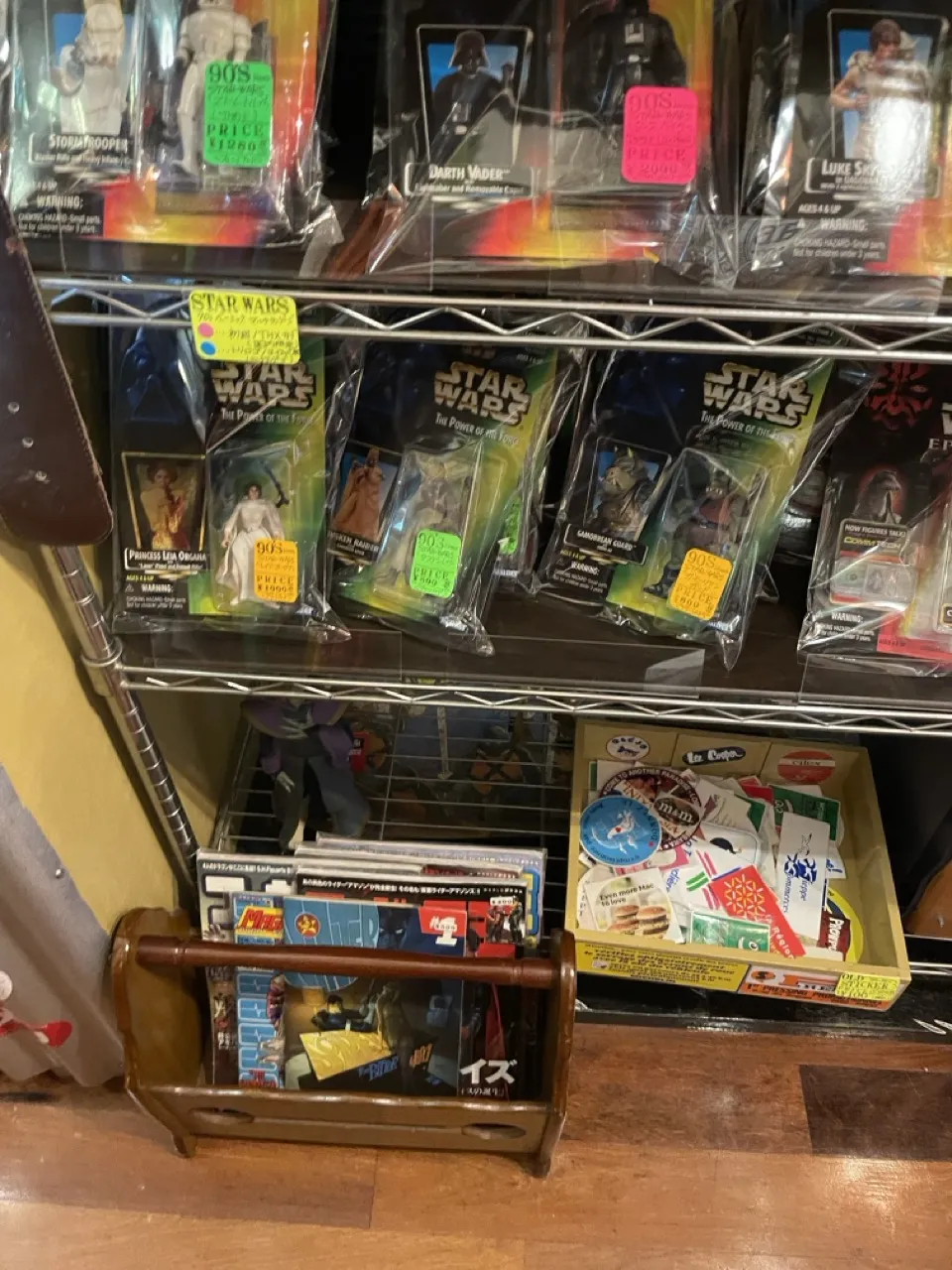 沖繩國際通復古玩具店