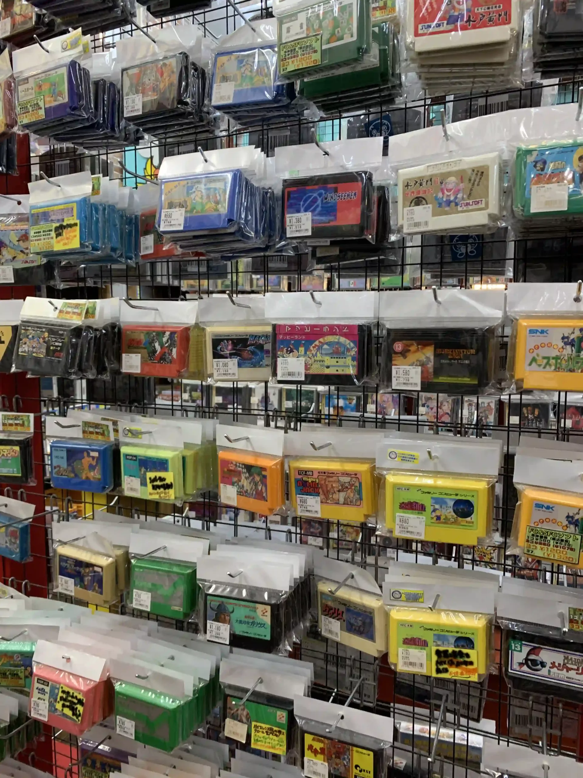 沖繩動漫倉庫：超強二手商店等你來挖寶